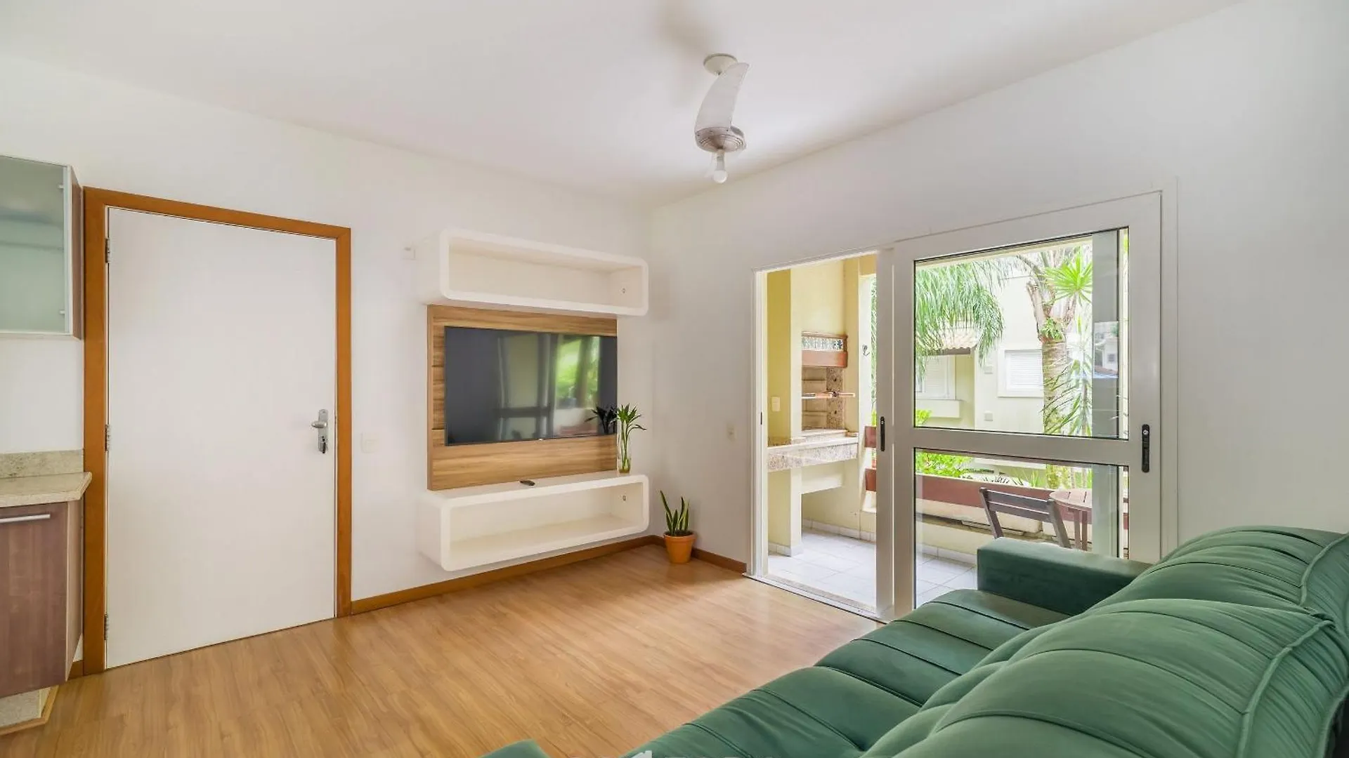 Apartamentos A 450M Da Lagoa Da Conceicao - Crm Florianopolis