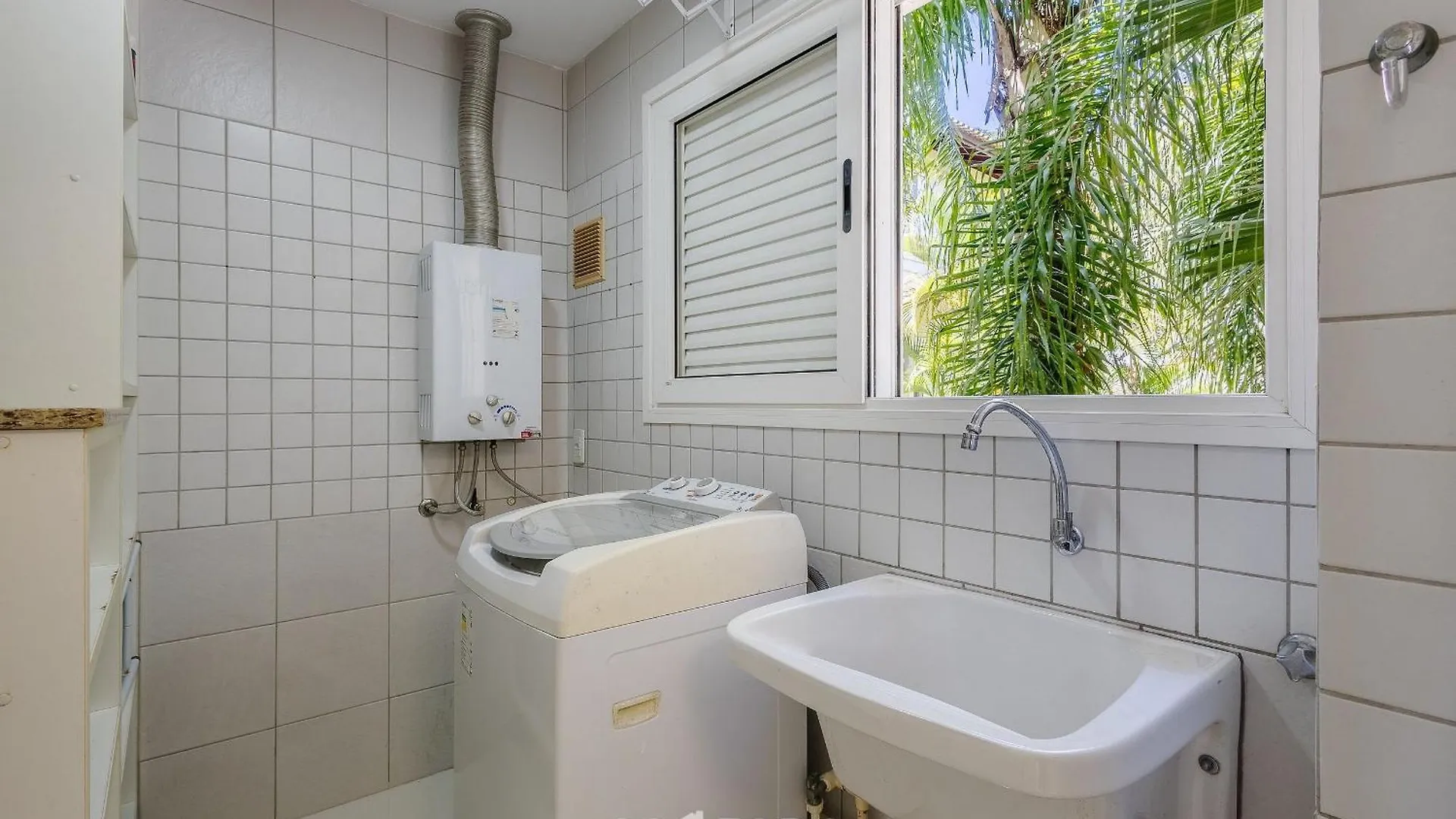 Apartamentos A 450M Da Lagoa Da Conceicao - Crm Florianopolis 0*,