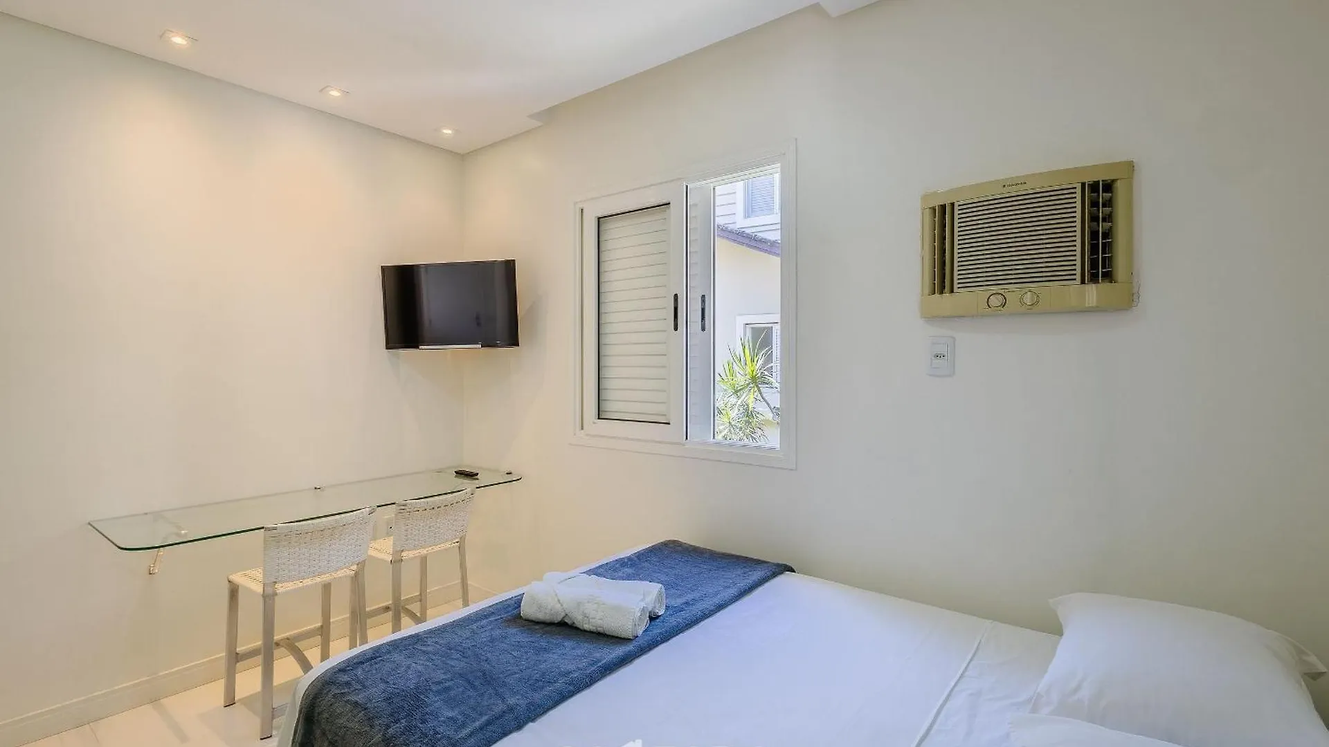 Apartamentos A 450M Da Lagoa Da Conceicao - Crm Florianopolis 0*,  Brazil