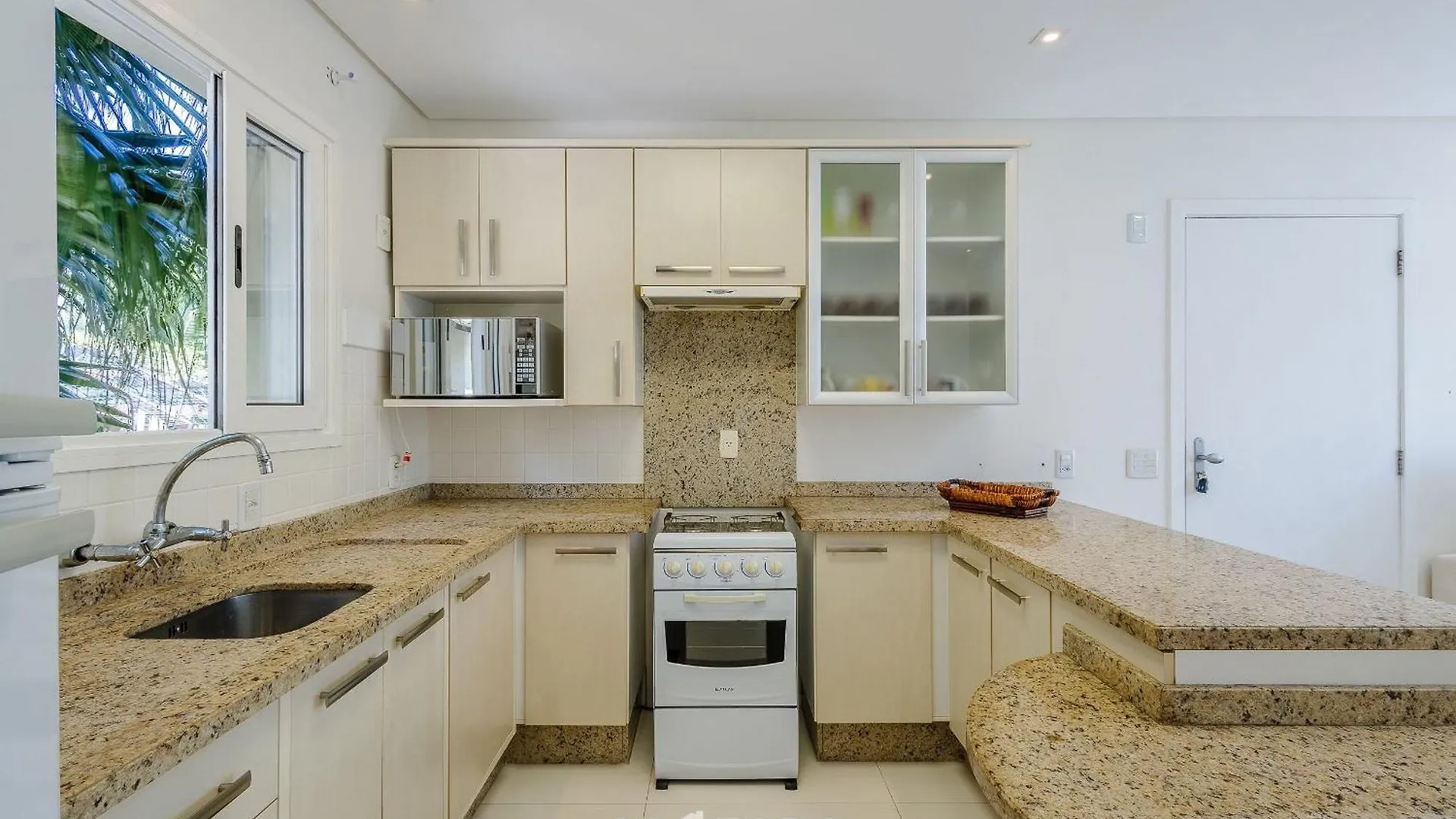 Apartamentos A 450M Da Lagoa Da Conceicao - Crm Florianopolis 0*,