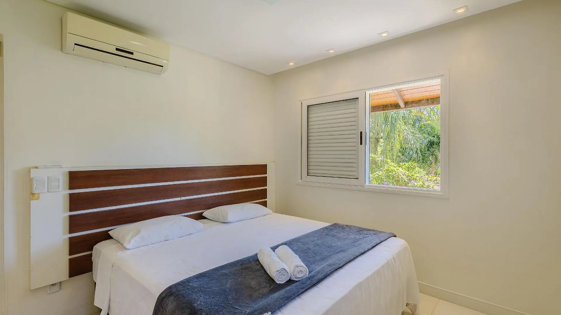 Apartamentos A 450M Da Lagoa Da Conceicao - Crm Florianopolis 0*,