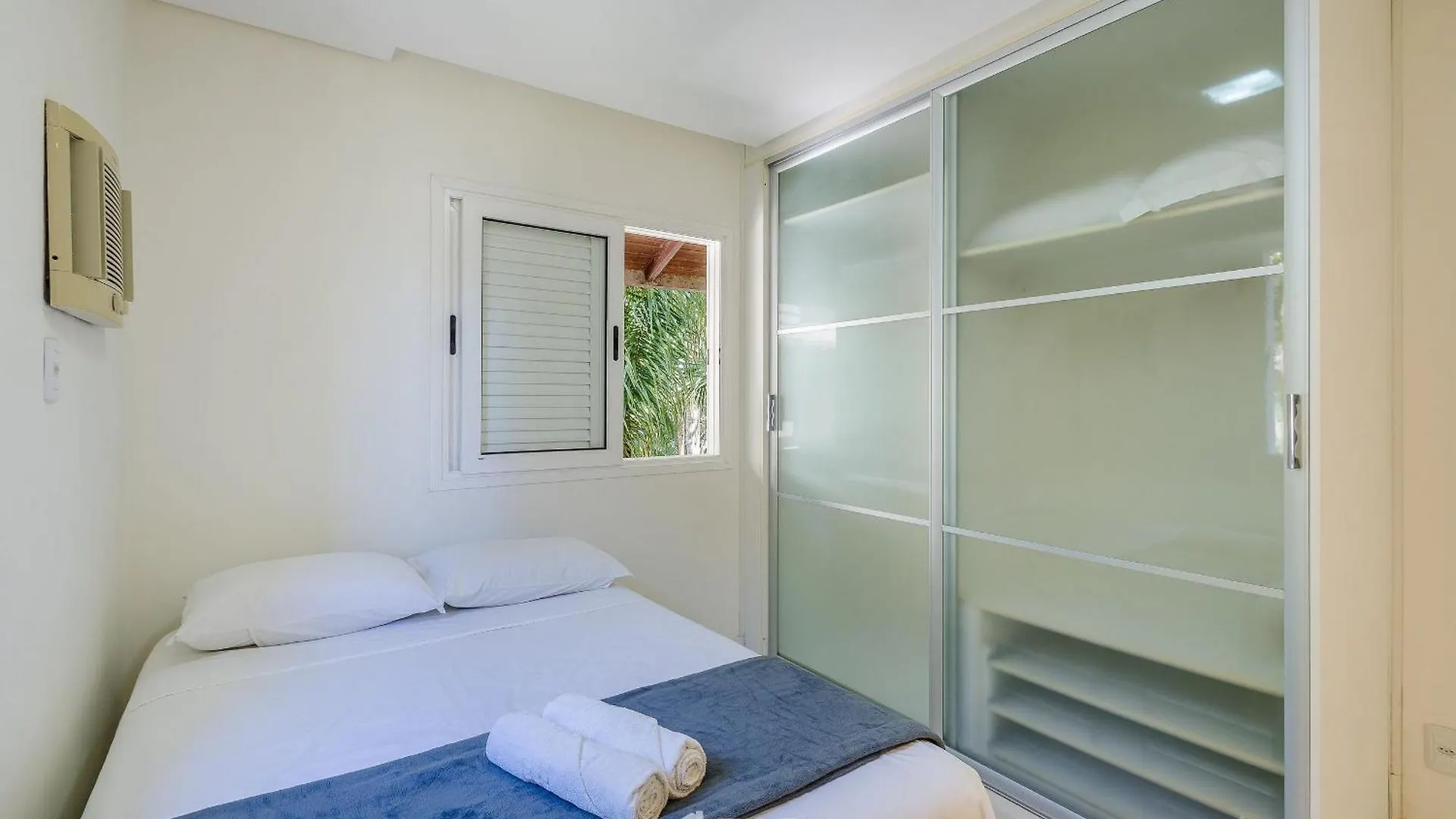 Apartamentos A 450M Da Lagoa Da Conceicao - Crm Florianopolis Apartment