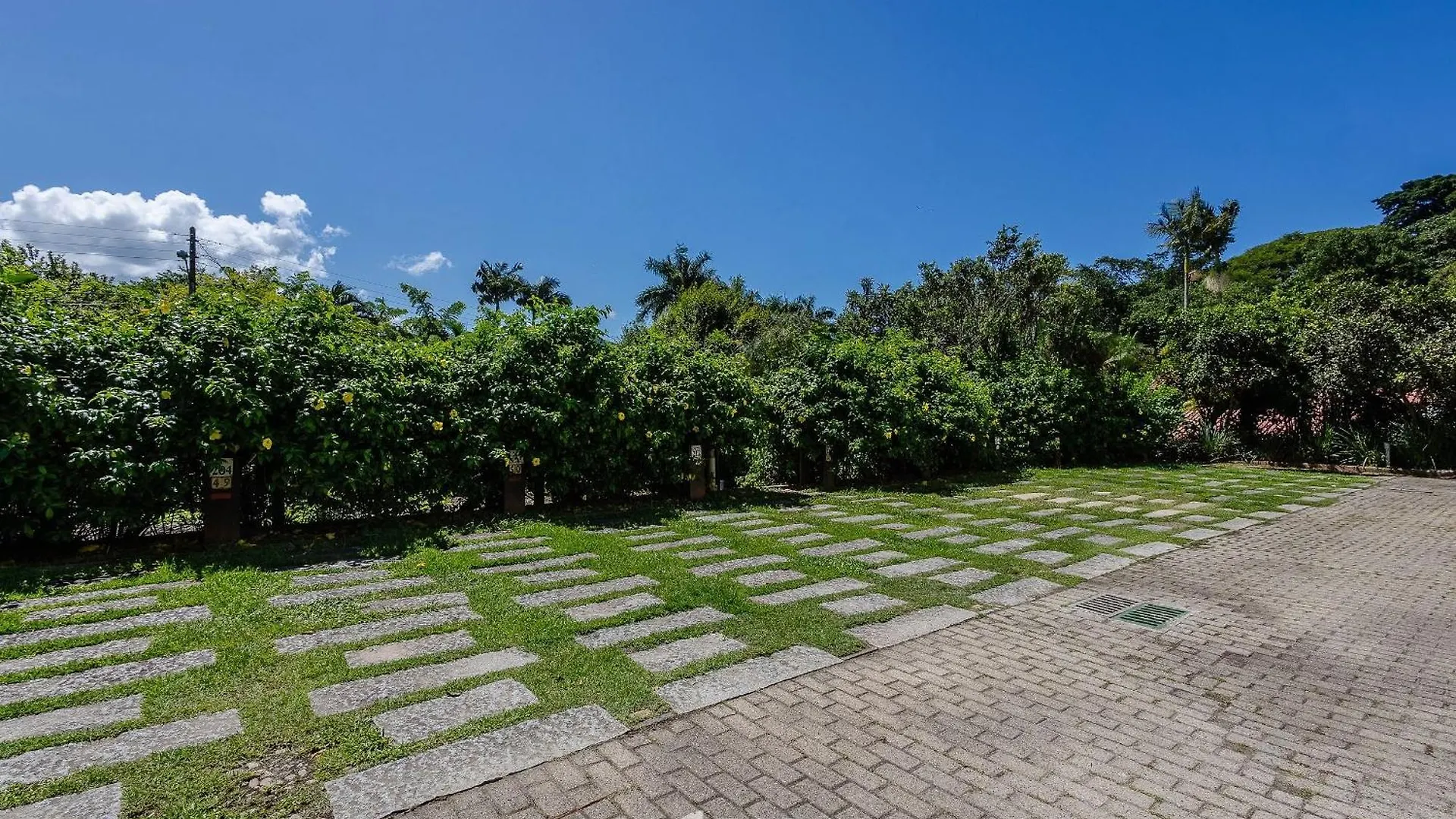 Apartamentos A 450M Da Lagoa Da Conceicao - Crm Florianopolis 0*,  Brazil